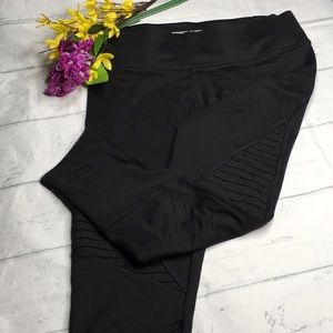 PINK VICTORIA’S SECRET ULTIMATE LEGGING